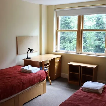 2 Bedroom On Griffith College Campus *